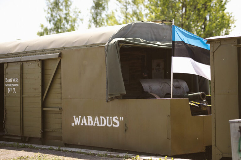 Kalle Laanet - Soomusrong nr. 7 „Wabadus“